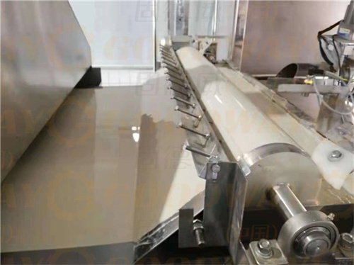  紅薯粉條機(jī)多少錢一臺？哪種工藝的粉條加工設(shè)備更適合大眾使用？