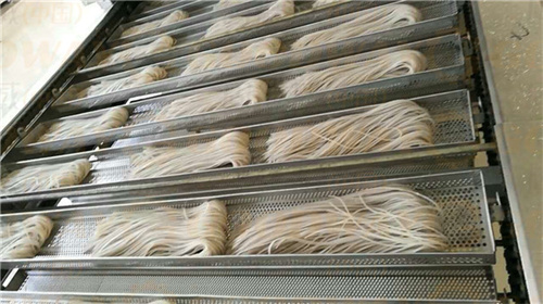  紅薯粉條機(jī)多少錢一臺？哪種工藝的粉條加工設(shè)備更適合大眾使用？