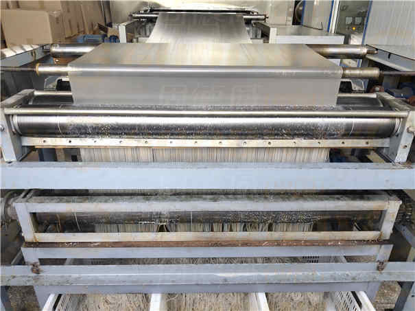 這樣的粉條機(jī)加工紅薯粉條，你見過嗎？一天能做8噸