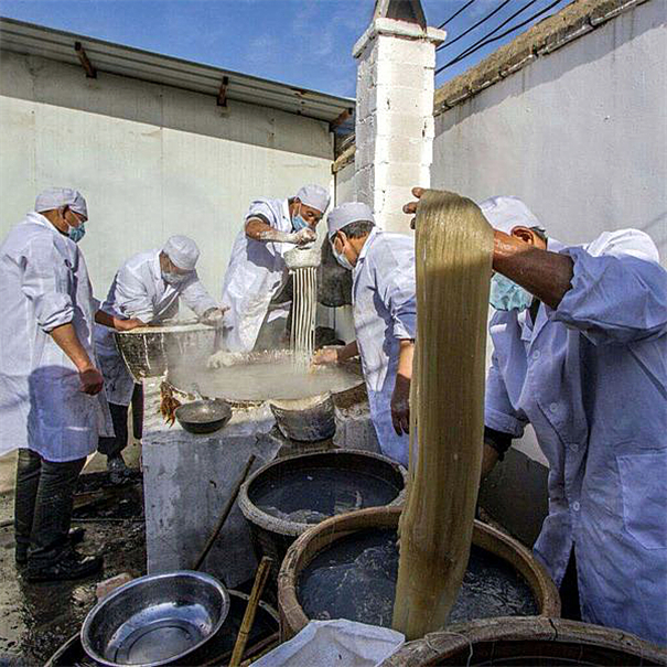 手工粉條制作現(xiàn)場(chǎng) 手工粉條制作現(xiàn)場(chǎng)